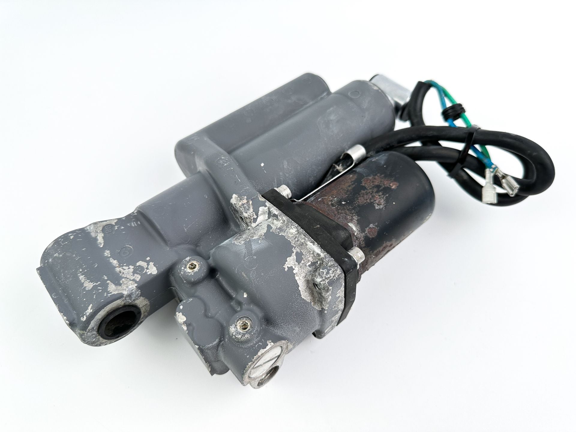 56000-ZV5-823ZA Honda 40 45 50 HP 4 Stroke Outboard Power Trim Tilt Unit 97-03