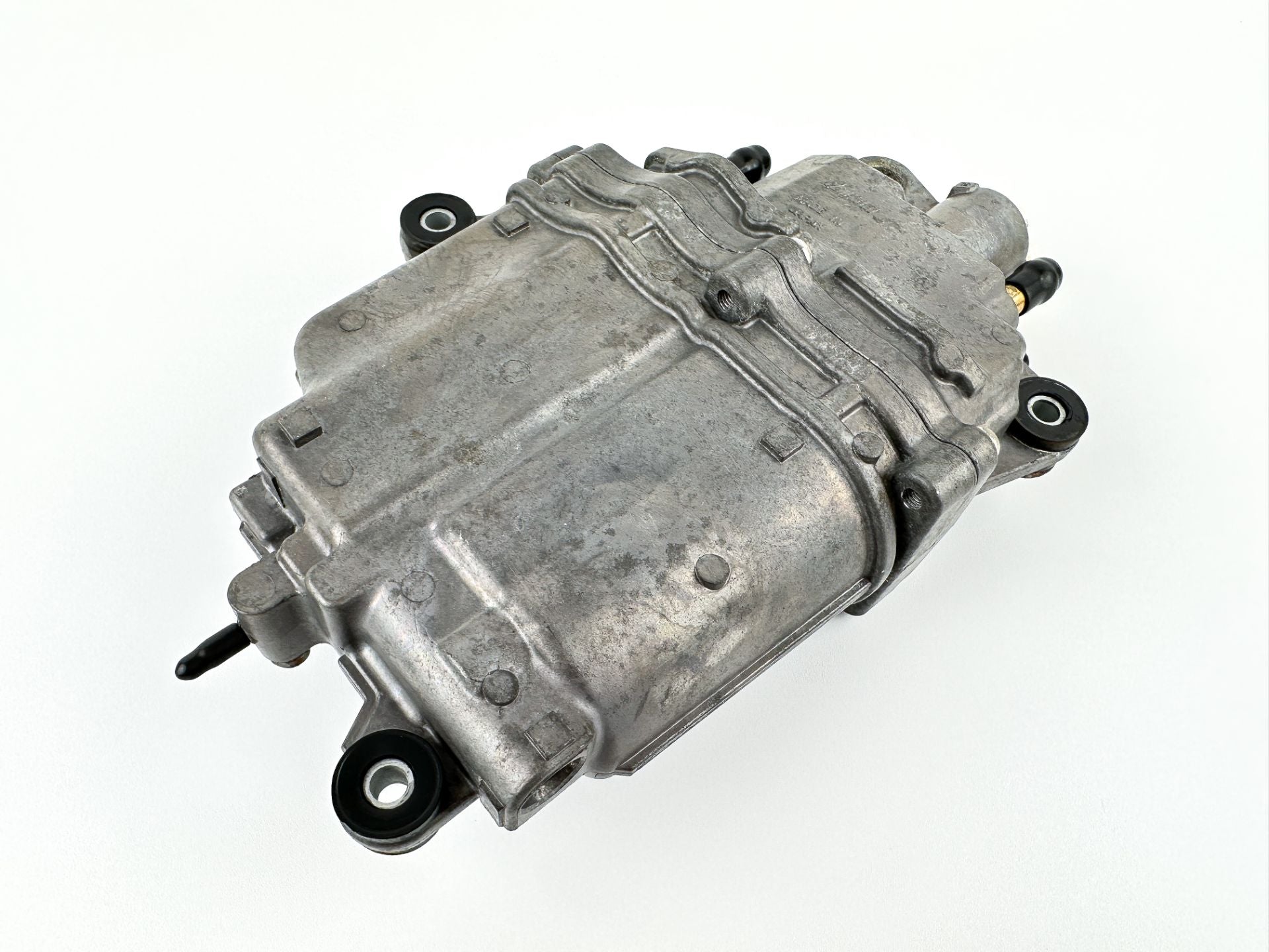 2011 Suzuki 140 HP 4 Stroke Outboard Vapor Separator Tank VST 15600-90J01 OEM
