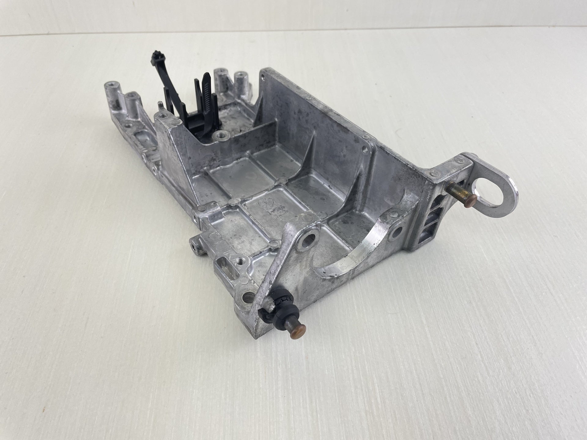 95-2004 Yamaha 50HP 4 Stroke Outboard Starter Motor Bracket 62Y-81822-01-94