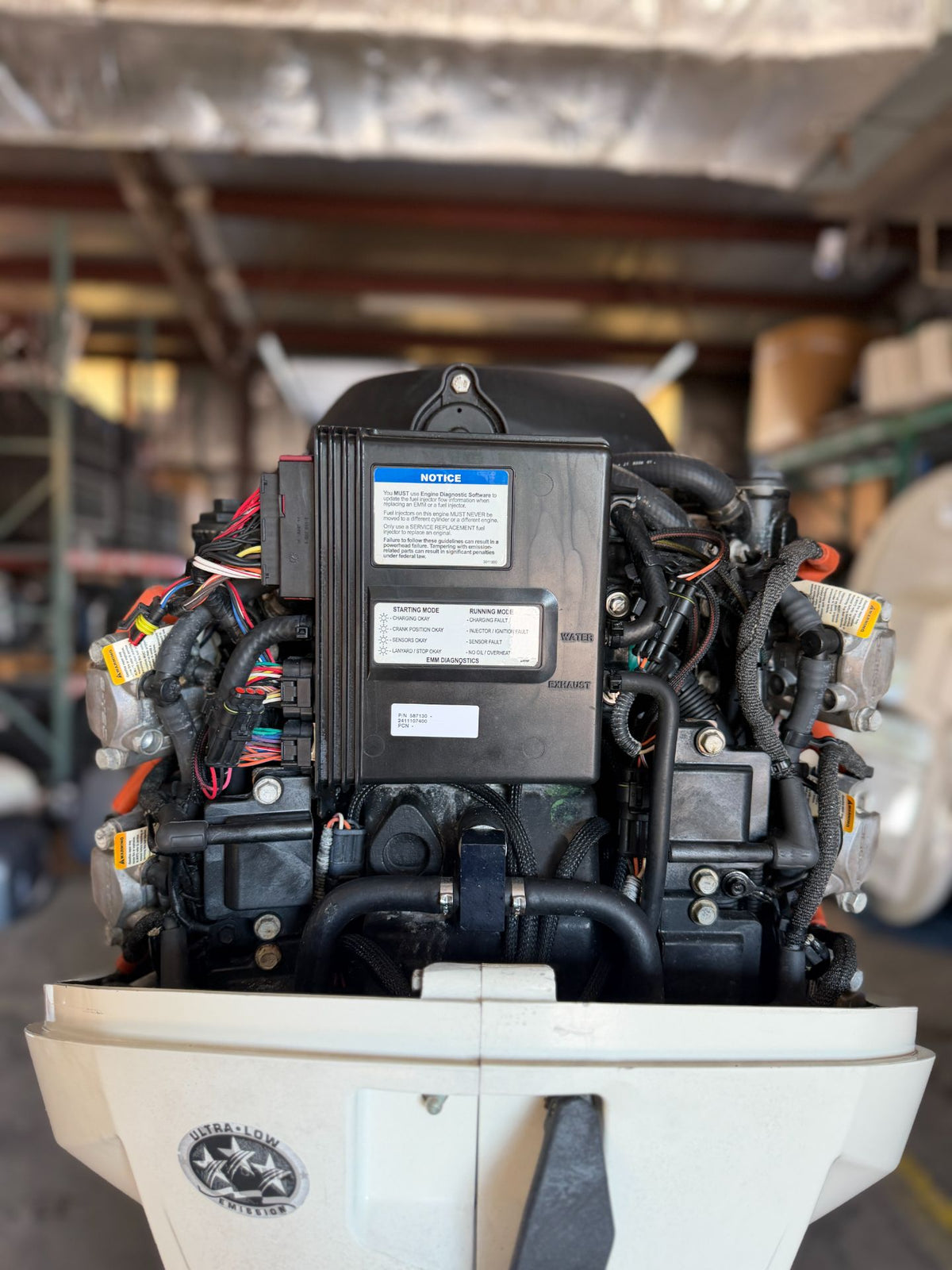 2012 Evinrude Etec 225HP 2 Stroke Outboard Engine 25" Shaft 438 Hours