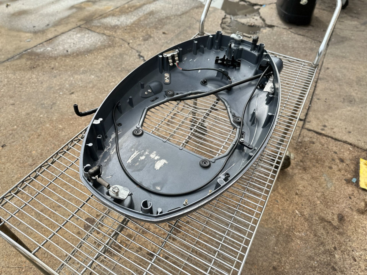 2019 Yamaha 115 HP 4 Stroke Outboard Bottom Cowling Pan 6EK-42710-01-00 OEM