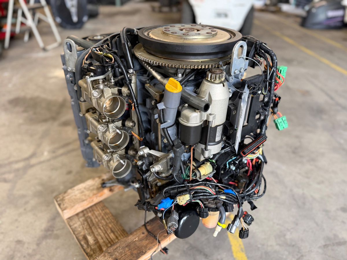 2003 Yamaha F225 225HP 3.3L 4 Stroke Outboard Powerhead 995 Hours