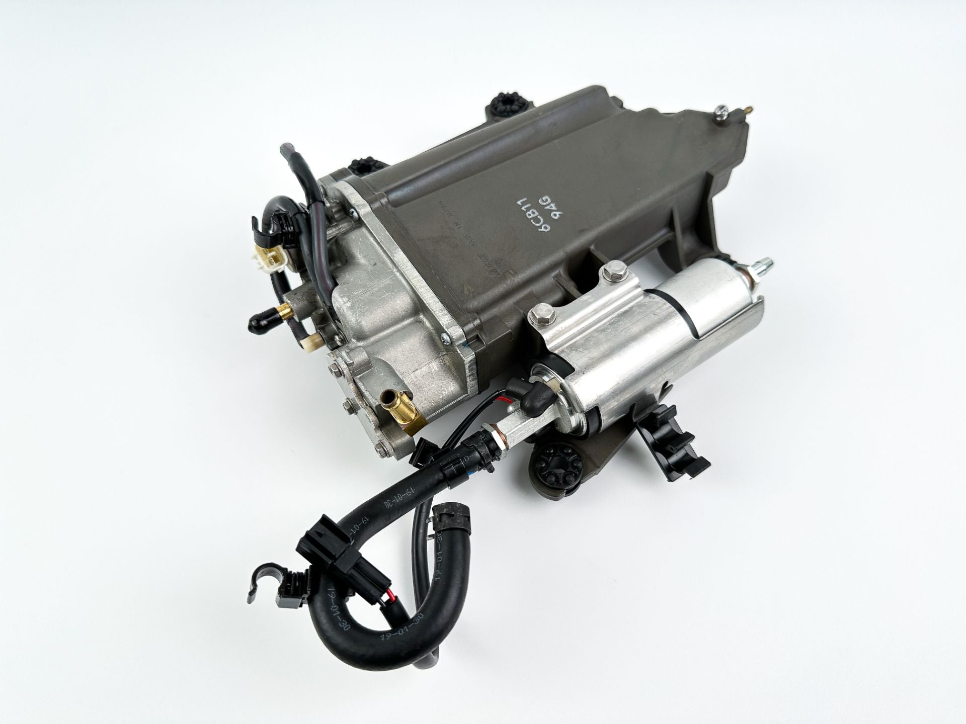 2019 Yamaha 250 HP 4 Stroke Outboard VST Float Chamber 6CB-14180-11-00 - Cleaned