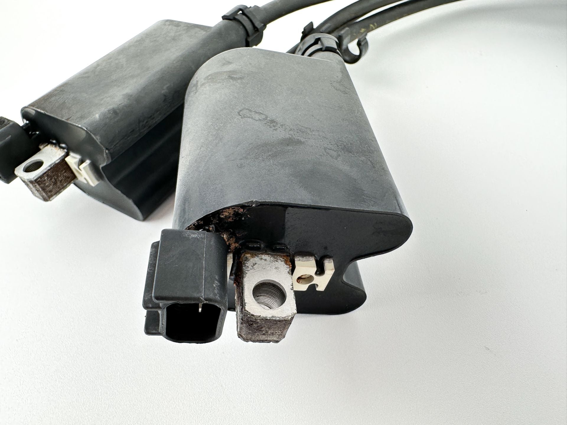 2011 Suzuki 140 HP 4 Stroke Outboard Ignition Coil Set 33410-90J00 OEM