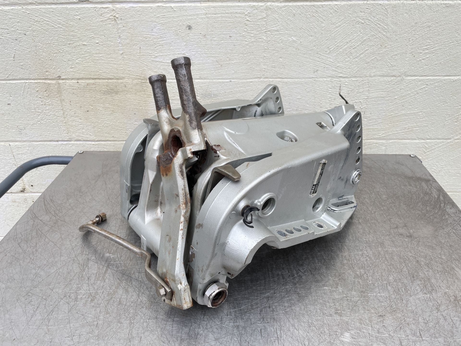 2007 Honda 135 HP 4 Stroke Outboard Complete Midsection & Swivel Bracket OEM