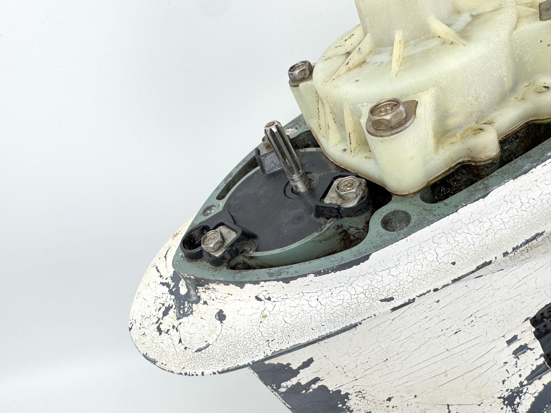 04-06 Yamaha 300HP 2 Stroke Outboard 25" Lower Unit Gear Case Counter