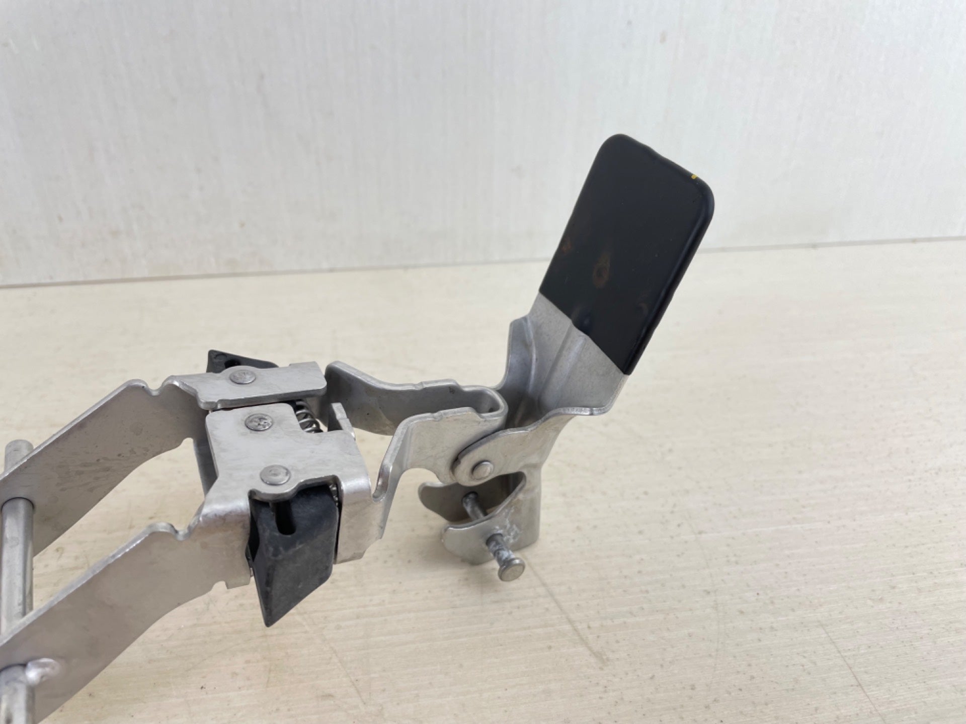 Mercury Verado Front Cowling Latch Bracket Assembly 888976T01