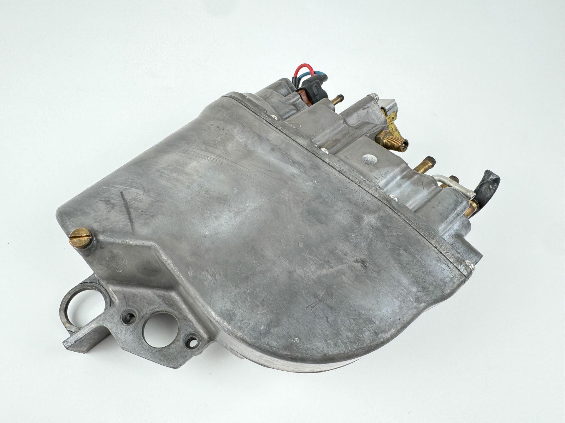 2005 Yamaha 250 HP 2 Stroke Outboard VST Float Chamber Assembly 60V-14980-00-00 OEM