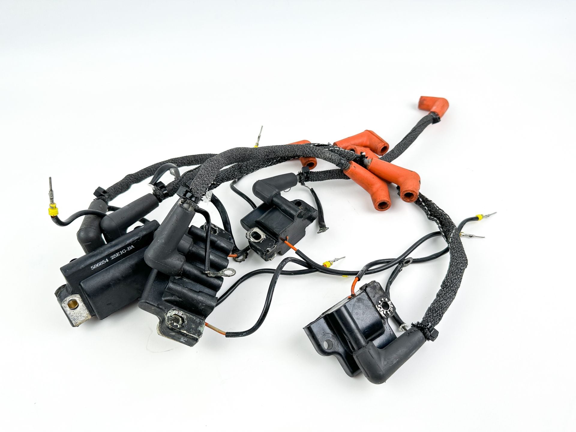 2008 Evinrude 250 HP Etec 2 Stroke Outboard Ignition Coil Set 0586857 OEM