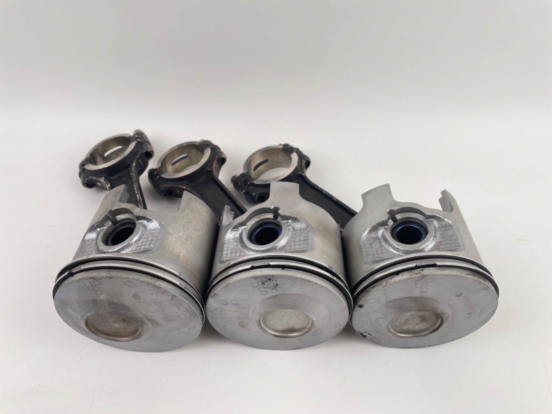 2015 Mercury 250 HP 2 Stroke Outboard Piston W/ Connecting Rod 843199T13 OEM