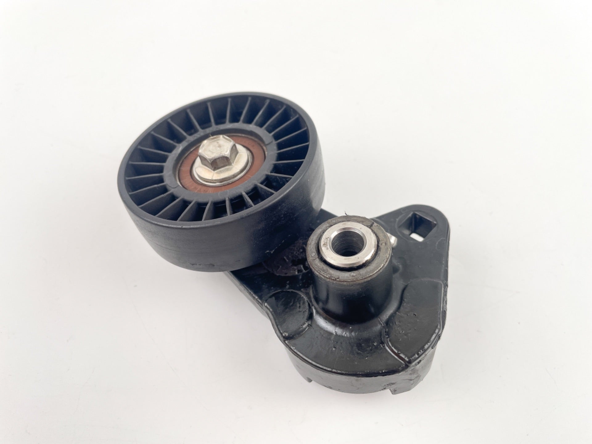 2006 Mercury 175 HP 2 Stroke Outboard Belt Tensioner 856815T2 OEM