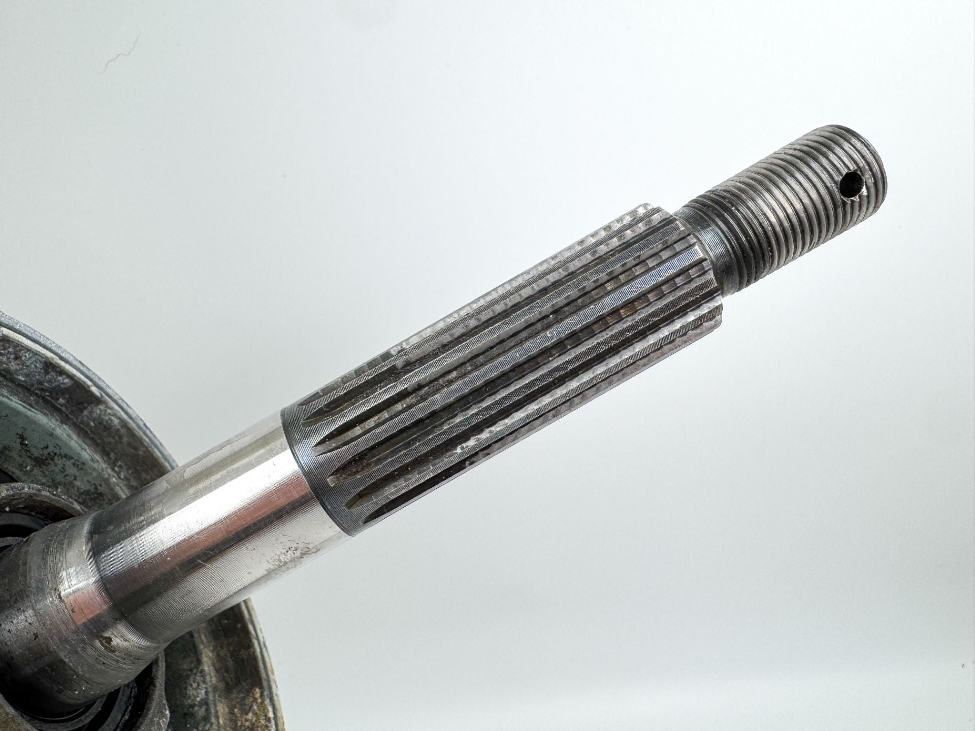 04-06 Yamaha 300HP 2 Stroke Outboard 25" Lower Unit Gear Case Counter