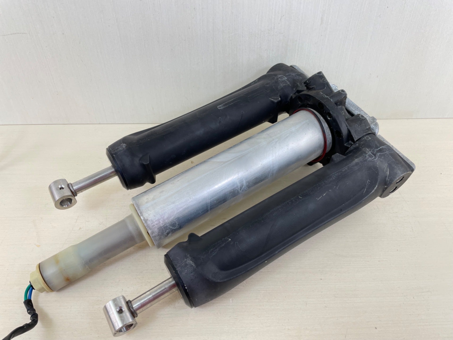 Mercury 200 225 250 275 300 HP Verado Trim Cylinder Setup Assembly