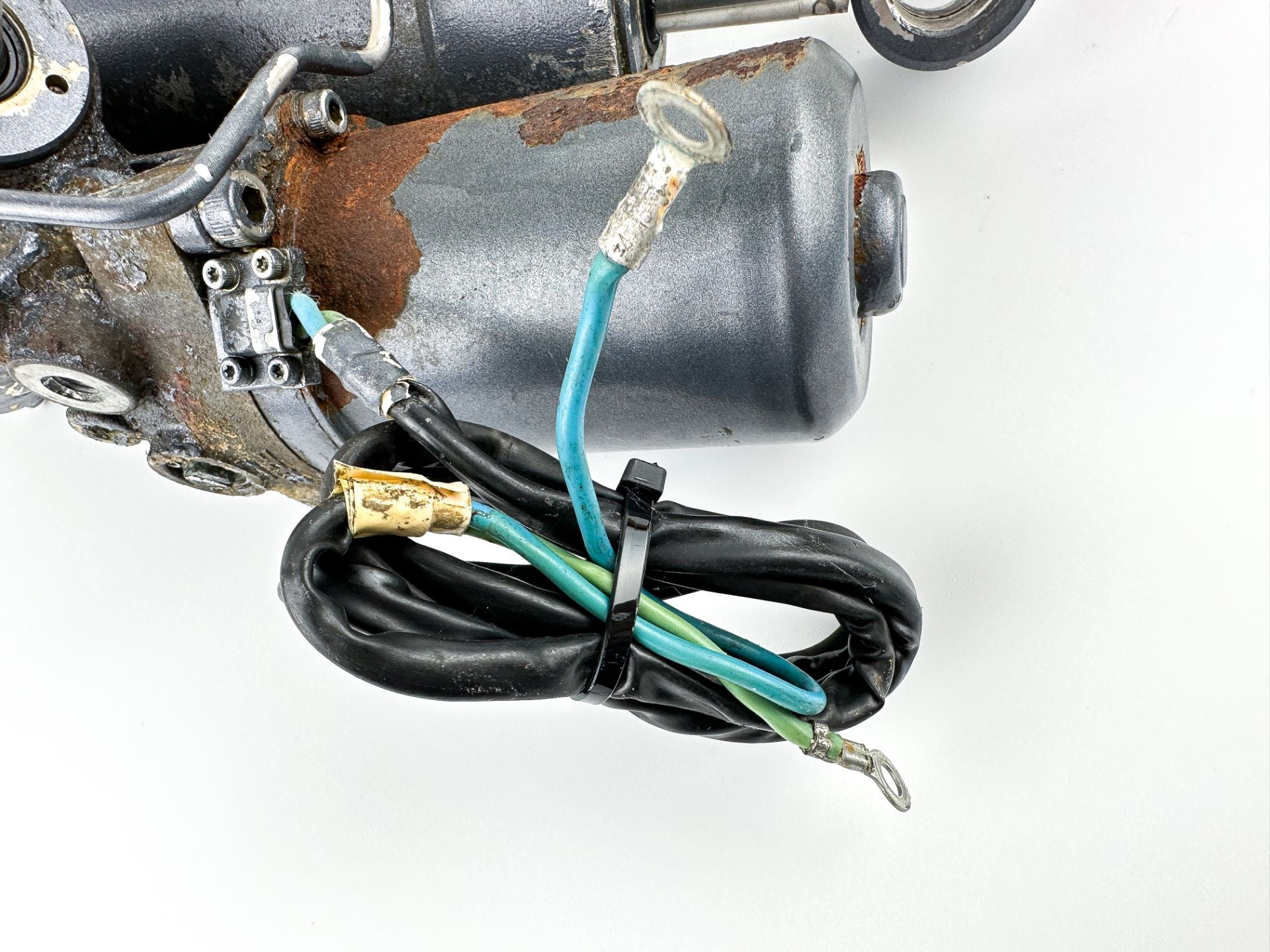 02-18 Yamaha 200 225 250 300 HP 4 Stroke Outboard Power Trim Tilt Unit