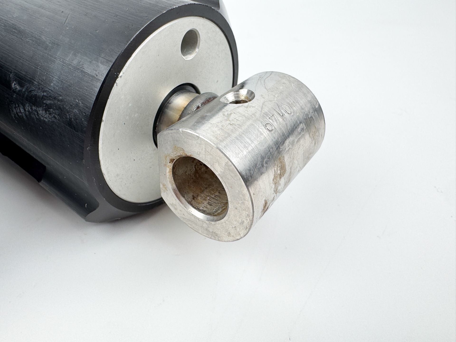 Mercury 70 90 115 120 125 HP Power Tilt and Trim Assembly 8M0090335 Used OEM