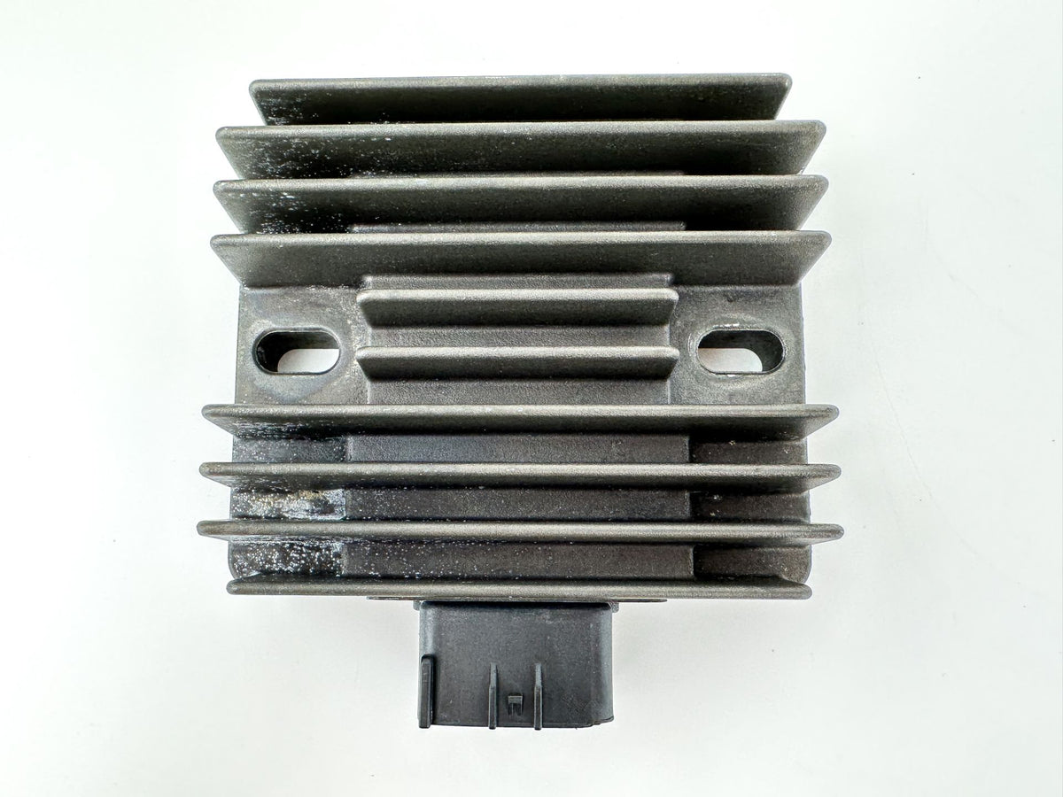 2006 Yamaha 90 HP 4 Stroke Outboard Rectifier & Regulator 68V-81960-00-00 OEM