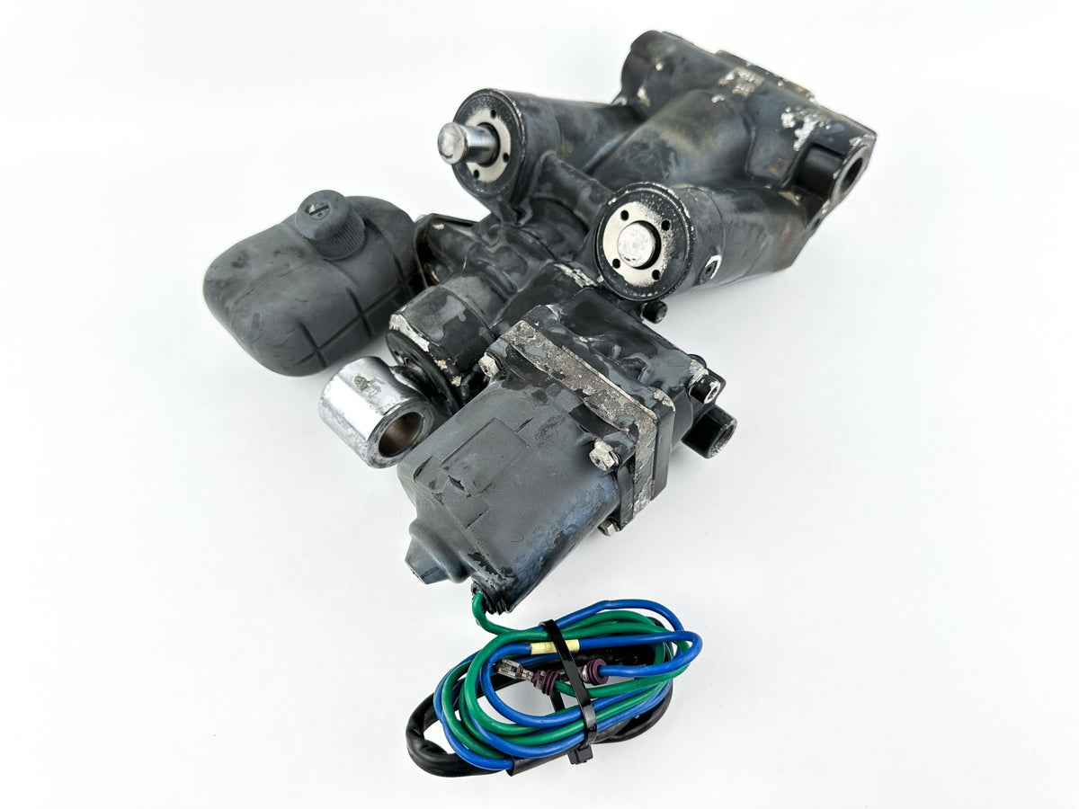 2002 Evinrude 200 HP 2 Stroke Outboard Power Trim Tilt Unit 5005115 OEM