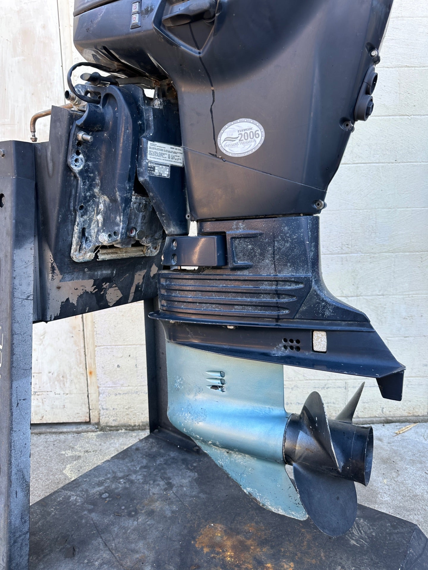 2007 Evinrude Etec 40HP 2 Stroke Outboard Engine W/ 20" Shaft Needs Work