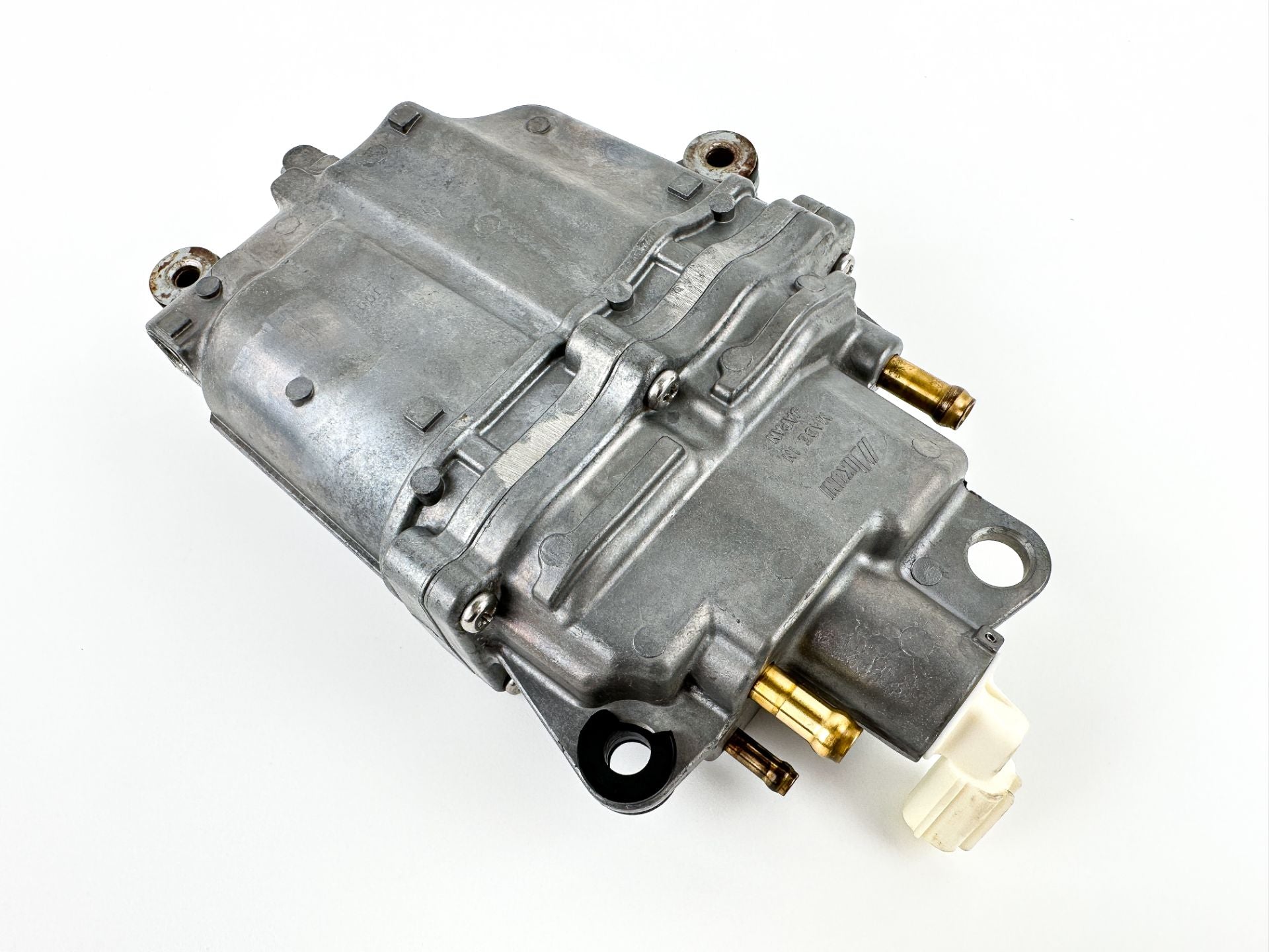 2003 Suzuki 140 HP 4 Stroke Outboard Vapor Separator Tank VST 15600-90J01 OEM