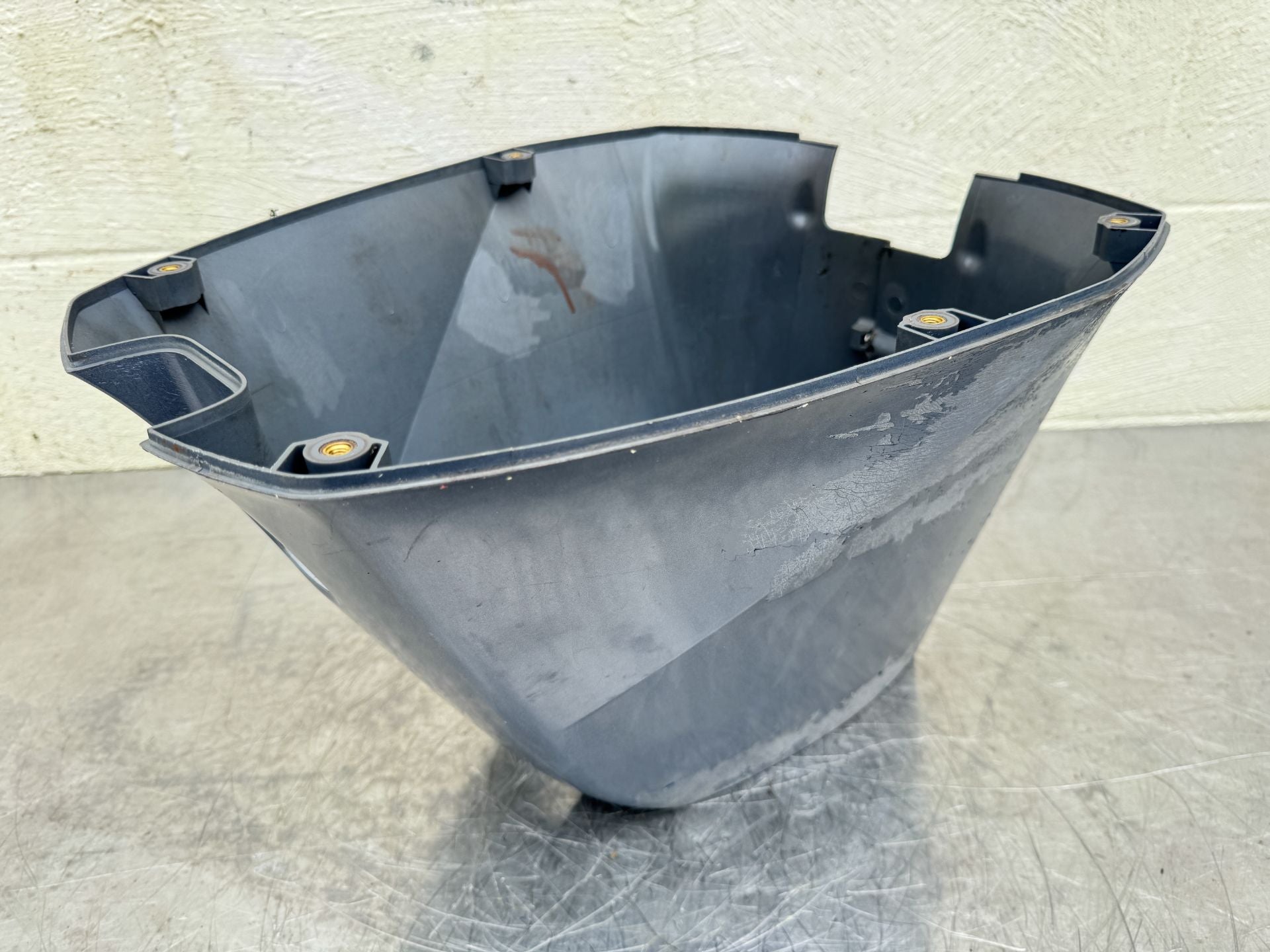 2000 Yamaha 80 HP 4 Stroke Outboard Lower Apron Cover 67F-42741-00-4D OEM