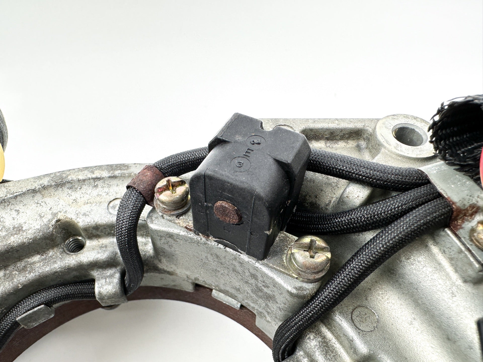 2003 Yamaha 225 HP 4 Stroke Outboard Coil Pulser Base Stator Assembly 69J-81460-01-00 OEM