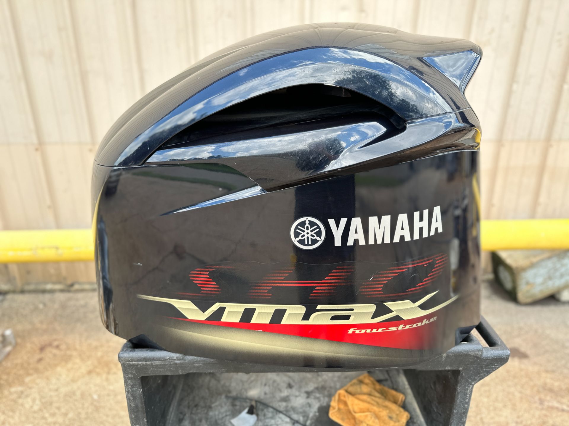 2012 Yamaha 250 HP 4 Stroke Outboard Top Cowling 6CB-42610-00-00 OEM