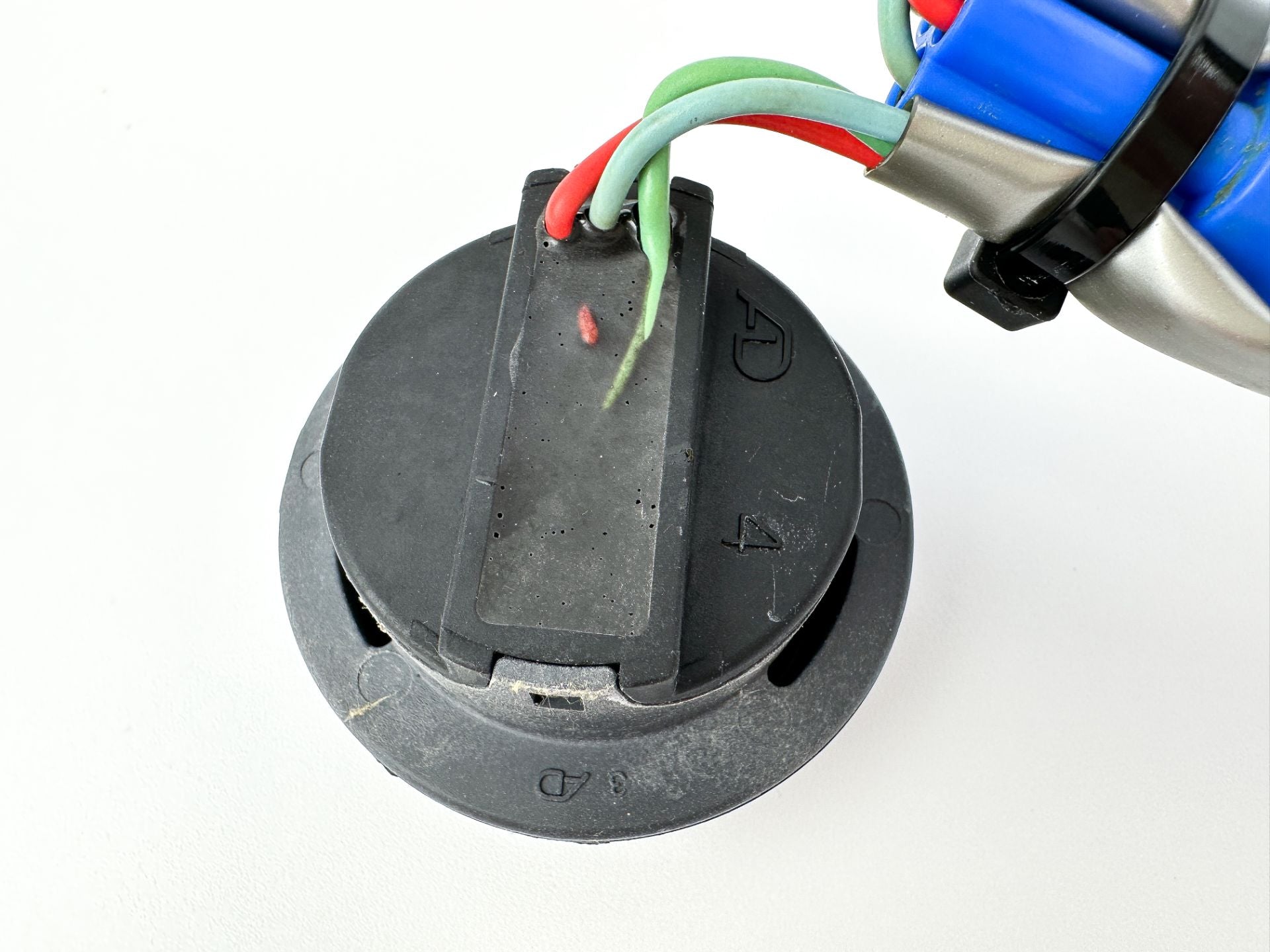 2003 Yamaha 80 HP 4 Stroke Outboard Trim Switch 63D-82563-10-00 OEM