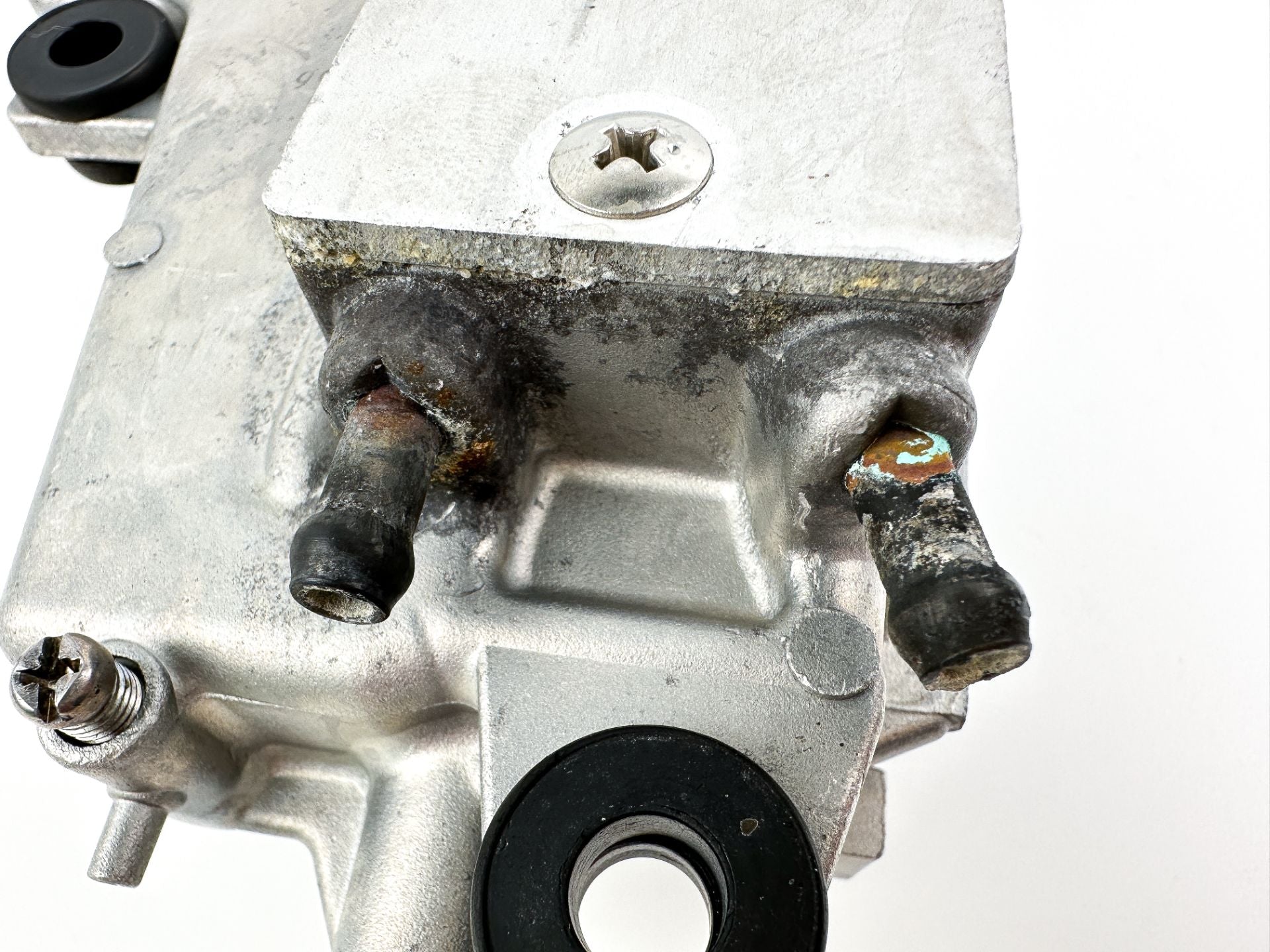 2000 Evinrude 70 HP 4 Stroke Outboard Vapor Separator Tank VST 15600-99EV2 OEM