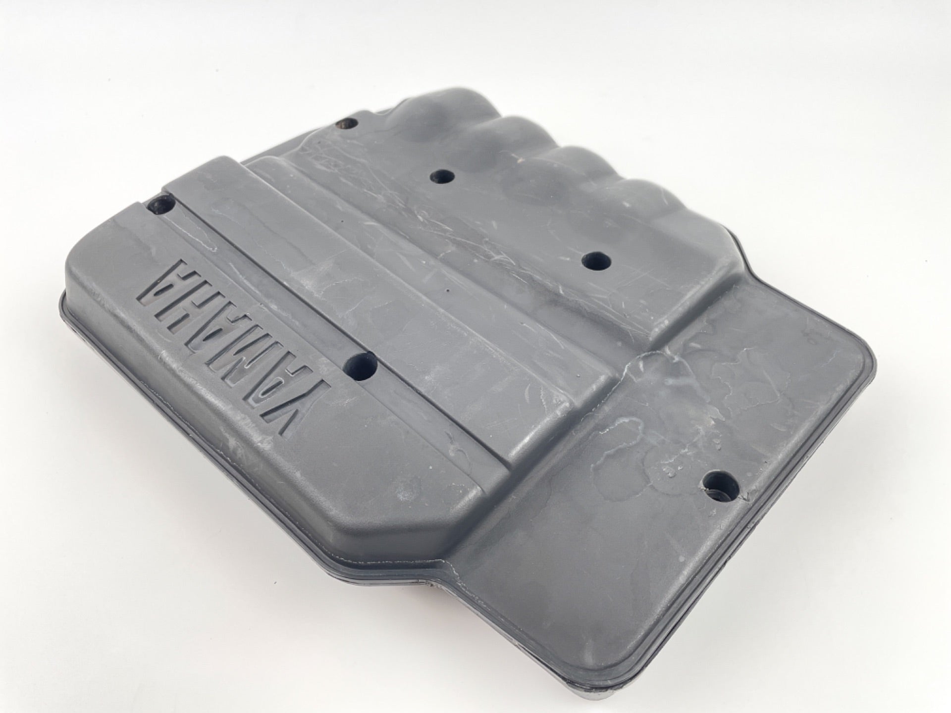 2000 Yamaha 250 HP 2 Stroke Outboard Intake Air Silencer Assembly 65L-14440-00-00 OEM