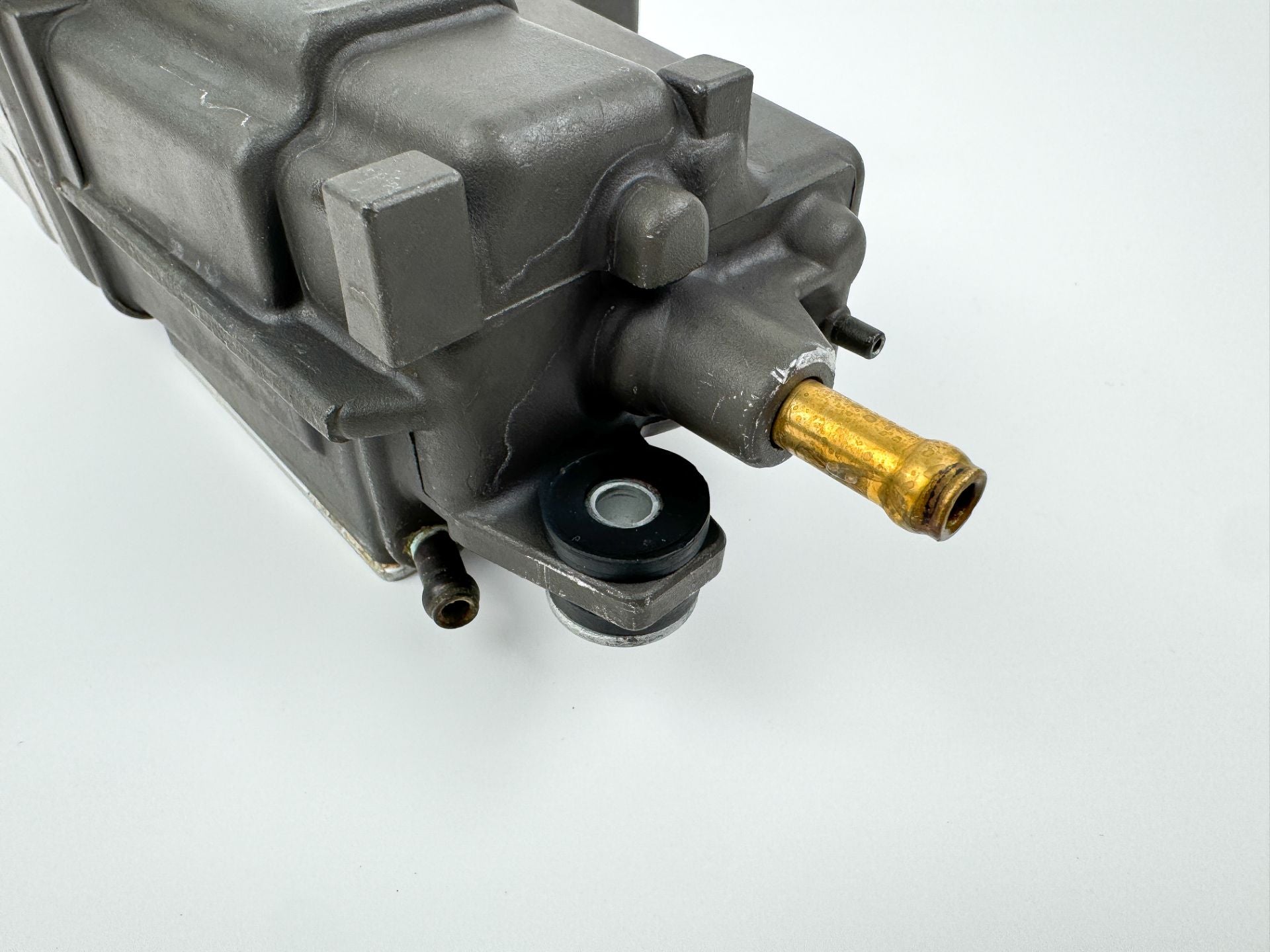 2005 Suzuki 60 HP 4 Stroke Outboard Vapor Separator Tank VST 15600-99E24 OEM