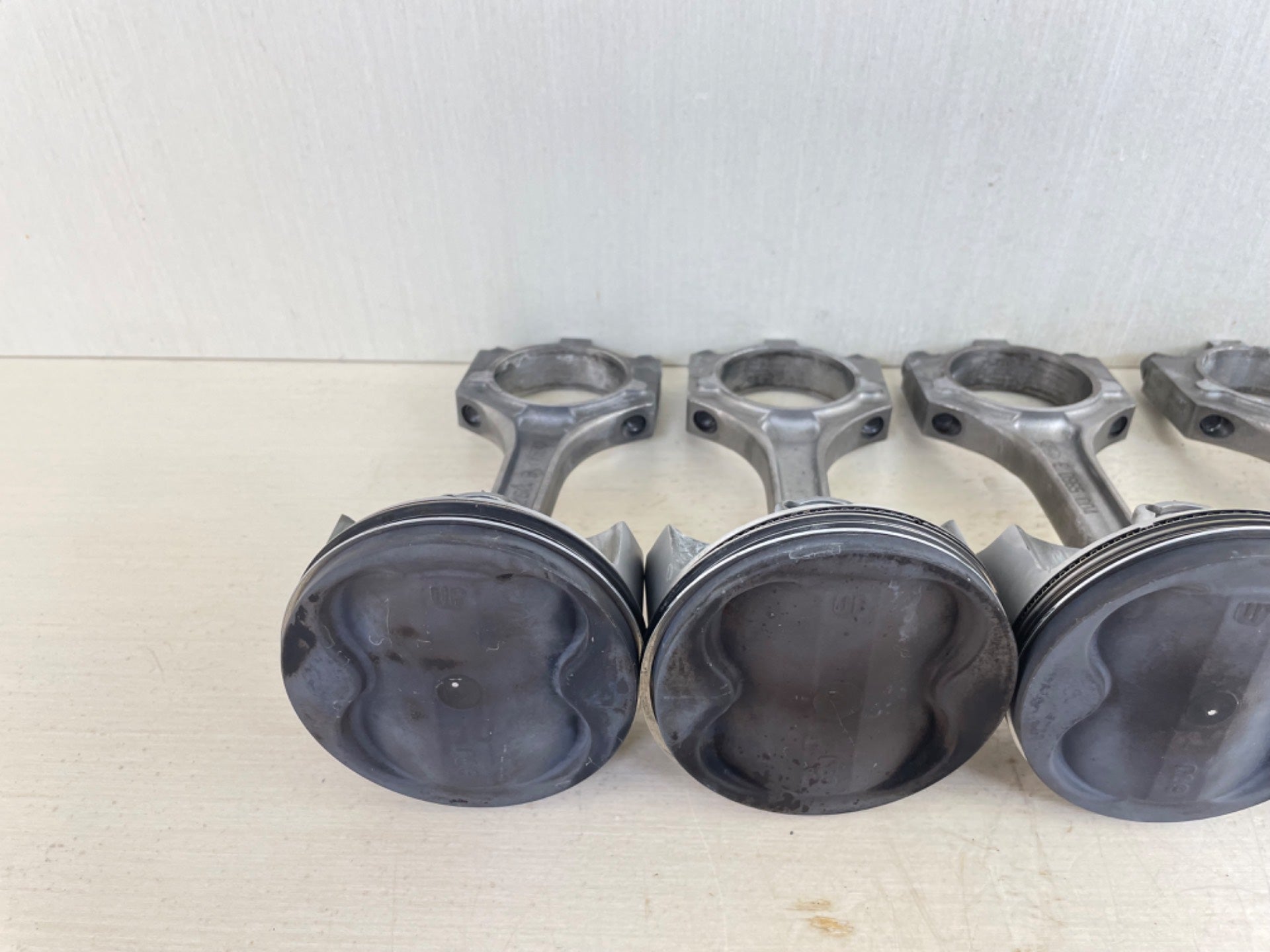 2006 Yamaha 250HP 4 Stroke Outboard Piston & Connecting Rod Set 69J-W1165-01-00