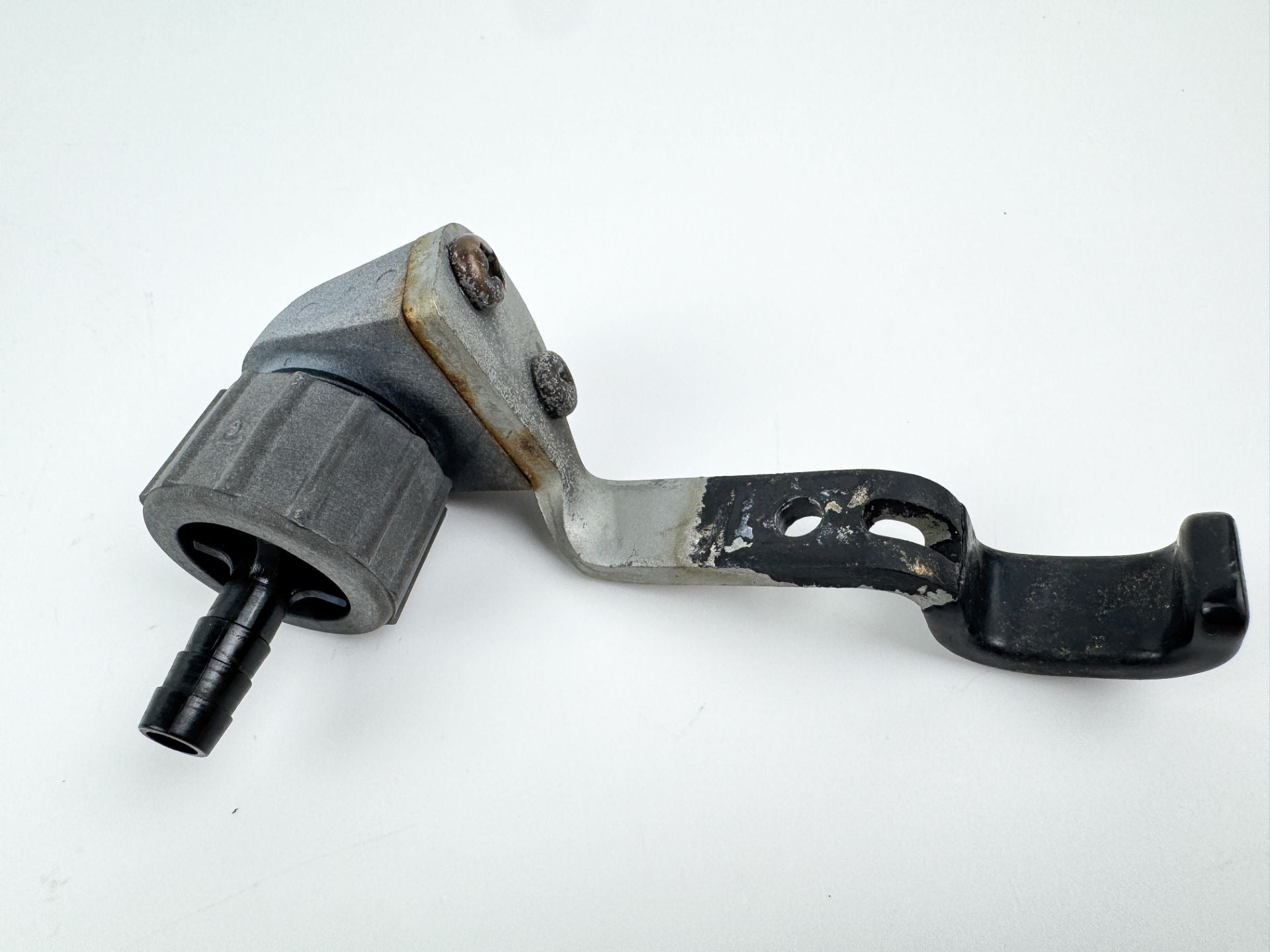 2003 Yamaha 115 HP 4 Stroke Outboard Fresh Water Flush Port 67F-12535-01-00 OEM