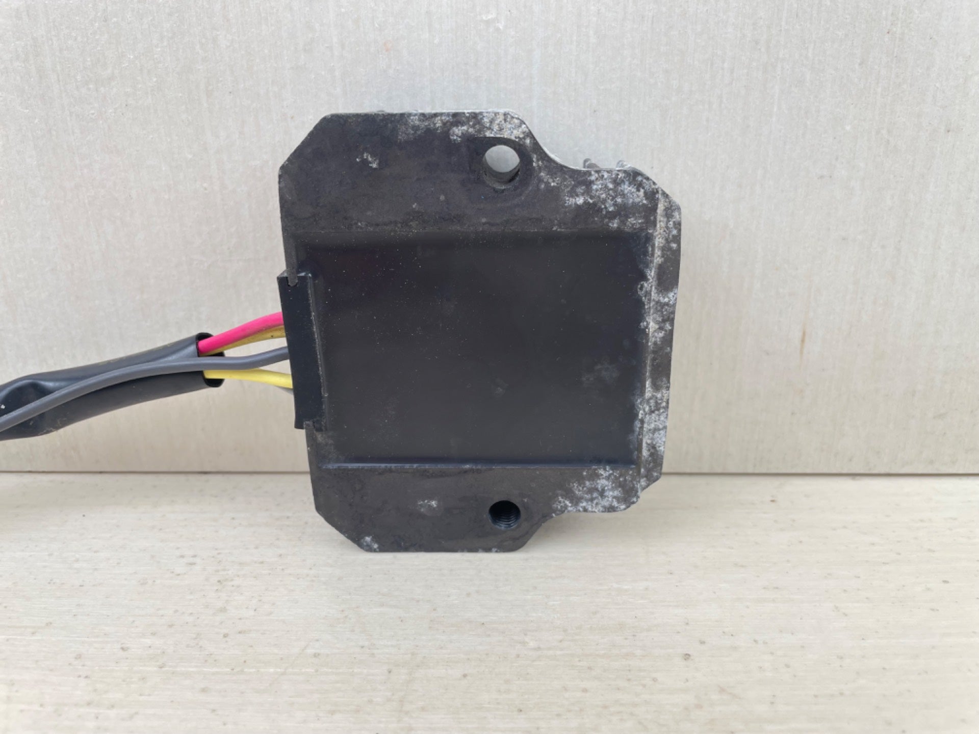 2002 Yamaha 30HP F30 4 Stroke Rectifier & Regulator Assembly 65W-81960-10-00