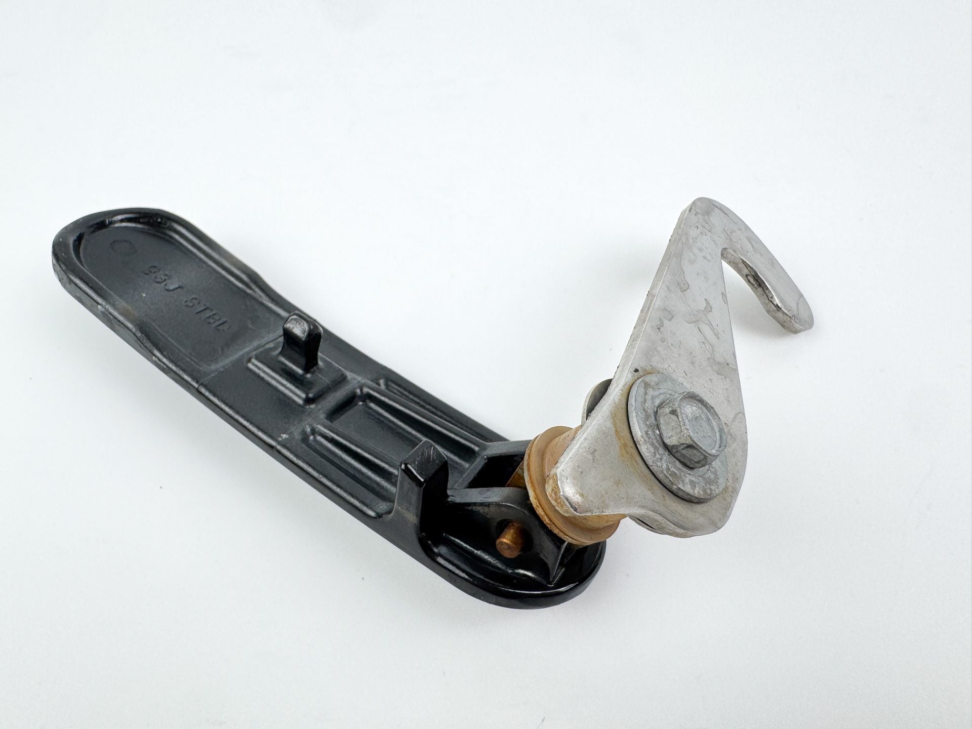 2010 Suzuki 250 HP 4 Stroke Outboard Starboard Latch Handle 61633-93J00-0EP OEM