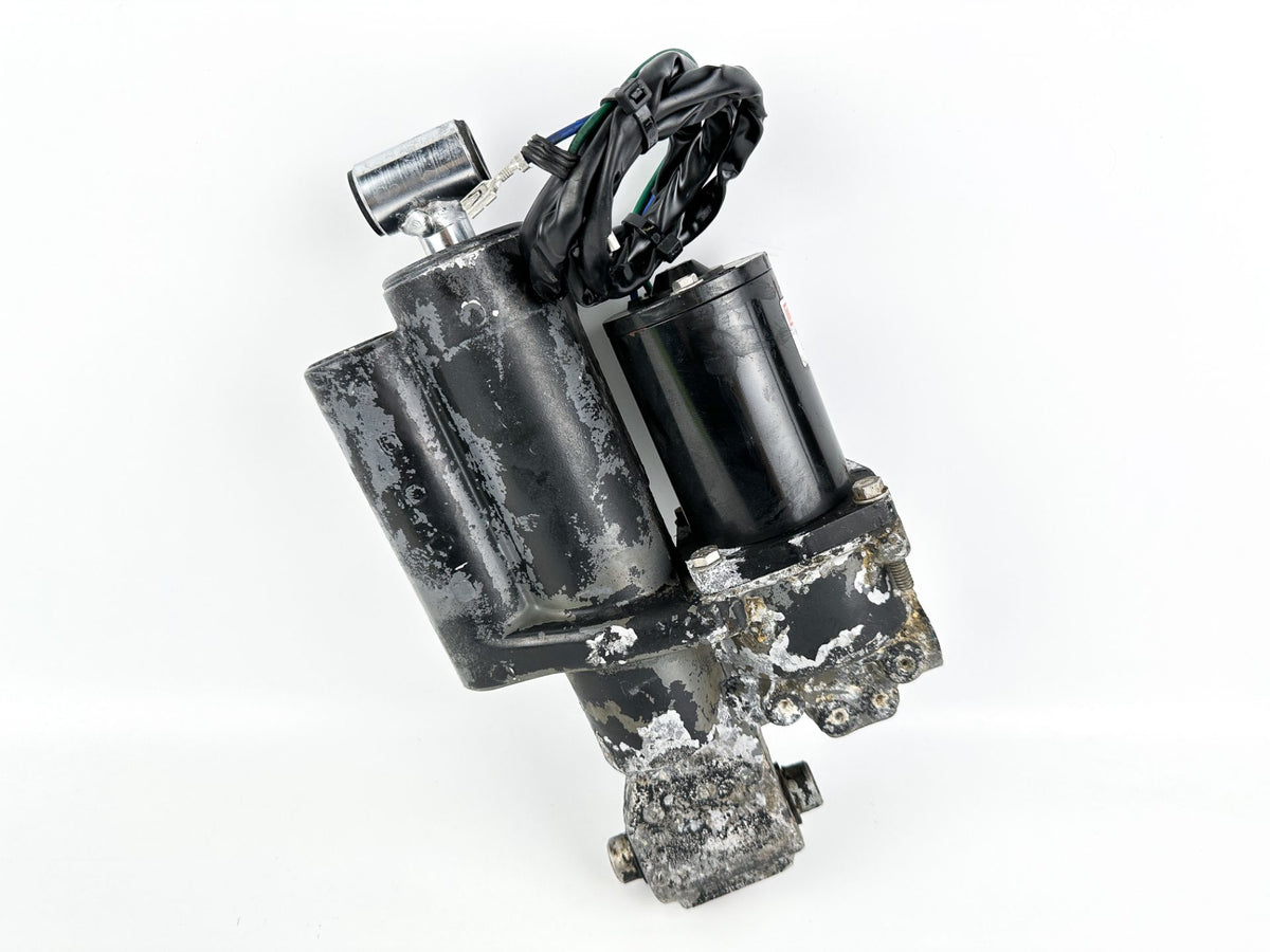 1996 Honda 50 HP 4 Stroke Outboard Power Trim Tilt Unit 56000-ZV5-823ZA - For Parts