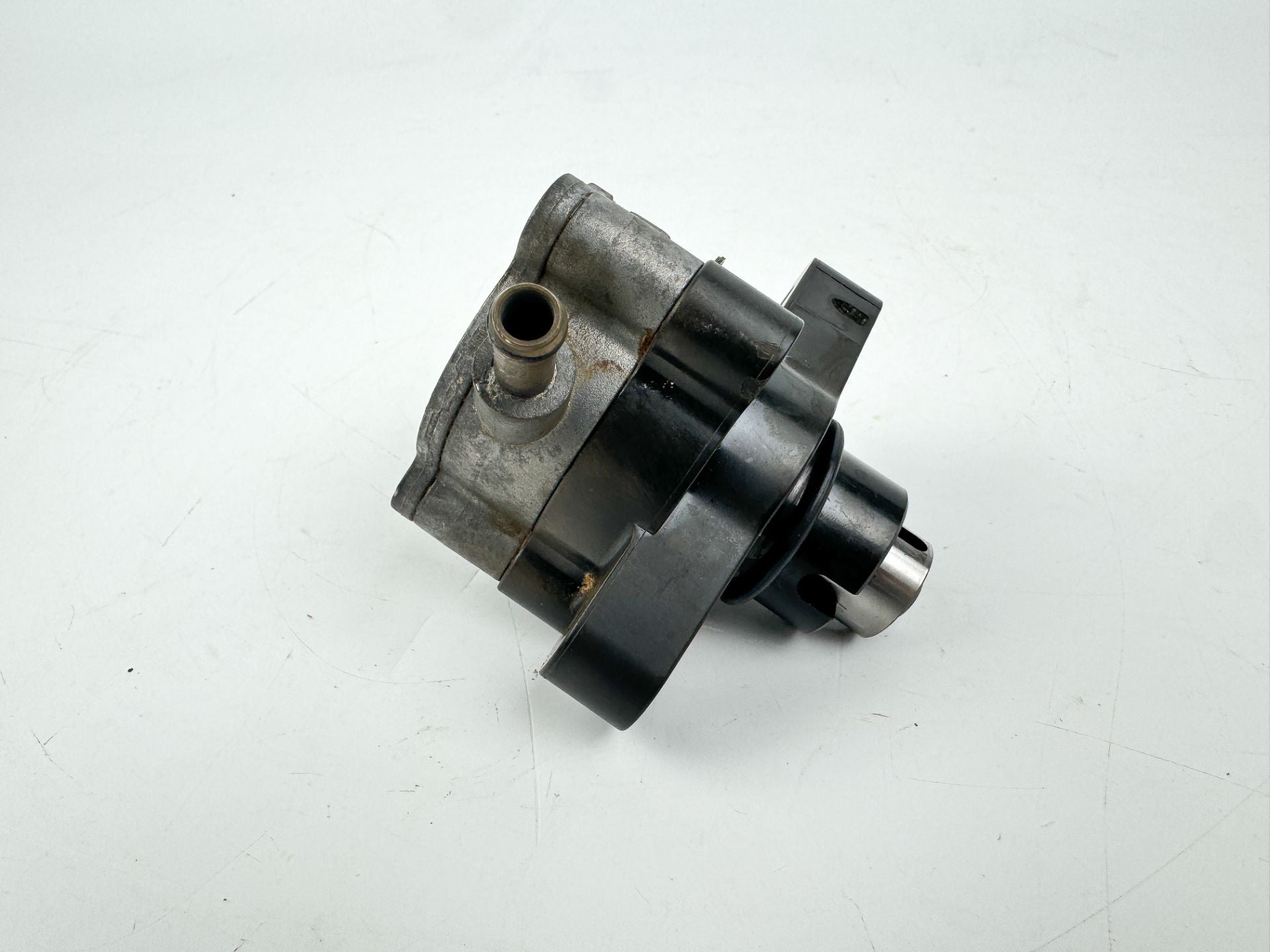 2005 Yamaha 115 HP 4 Stroke Outboard Fuel Pump OEM