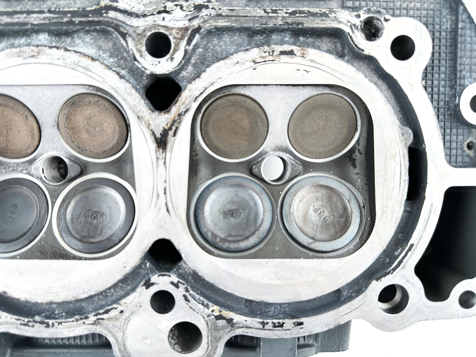 2015 Yamaha 150 HP 4 Stroke Outboard Cylinder Head 63P-W009A-04-9S OEM