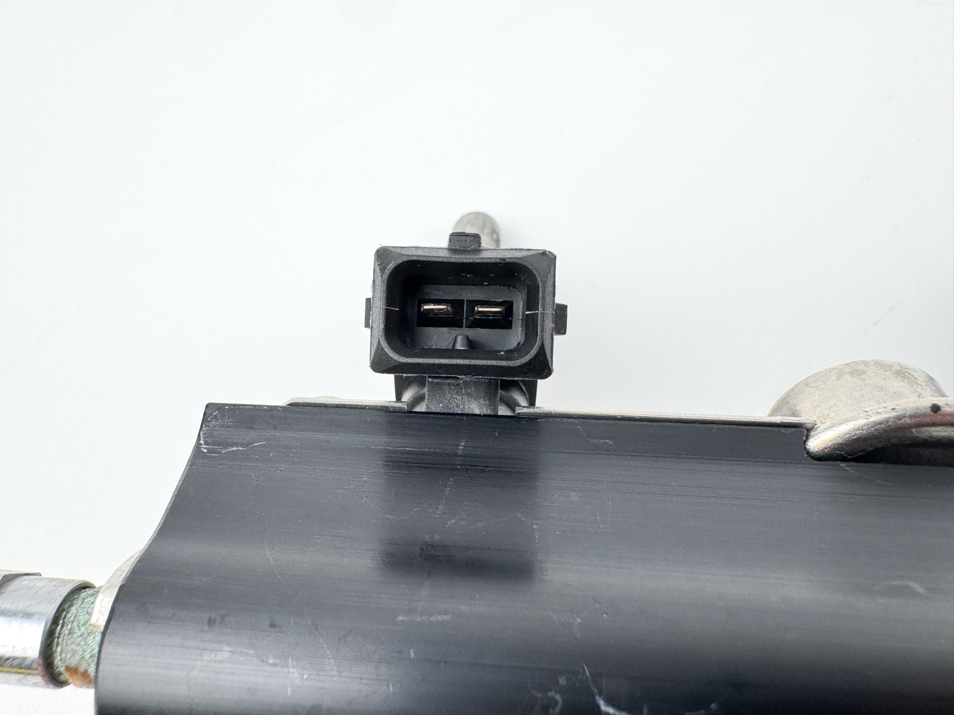 2007 Mercury 135 HP 4 Stroke Outboard Fuel Injector Set W/ Rail 8M0041571 OEM