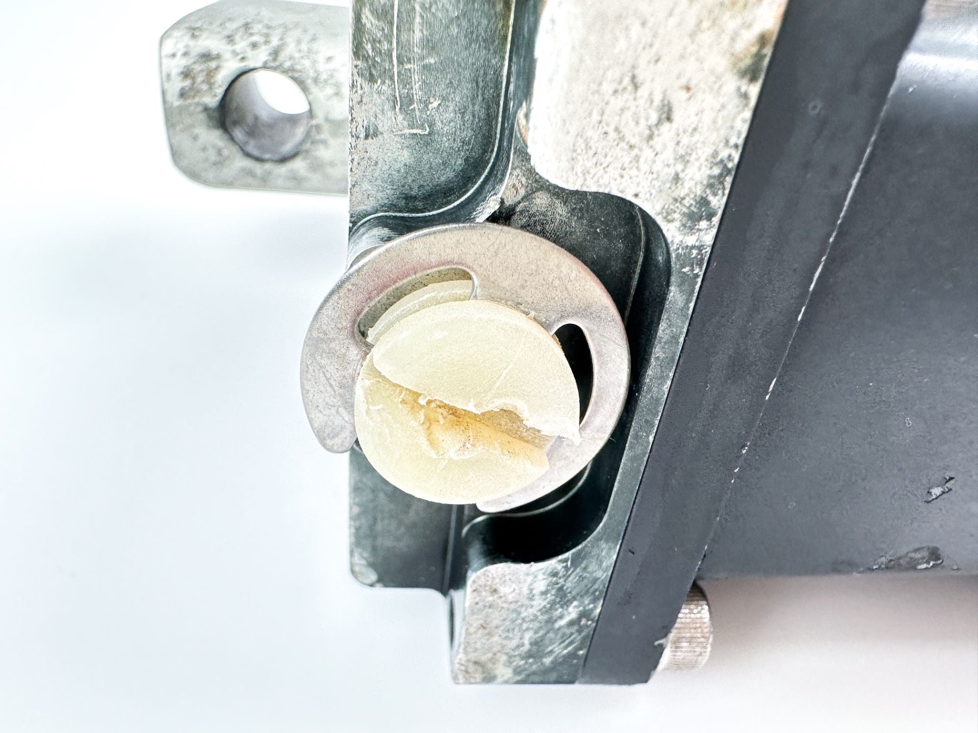 8M0055011 Mercury 40 50 60 HP 4 Stroke Outboard Power Trim Tilt Unit Assembly 830150T2