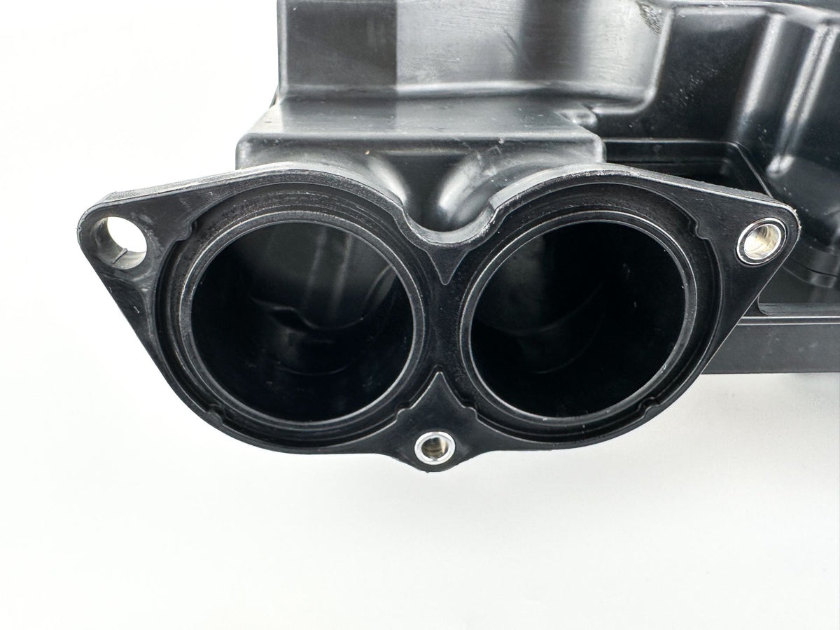 2012 Yamaha 150 HP 4 Stroke Outboard Intake Air Silencer Assembly 63P-14440-00-00 OEM