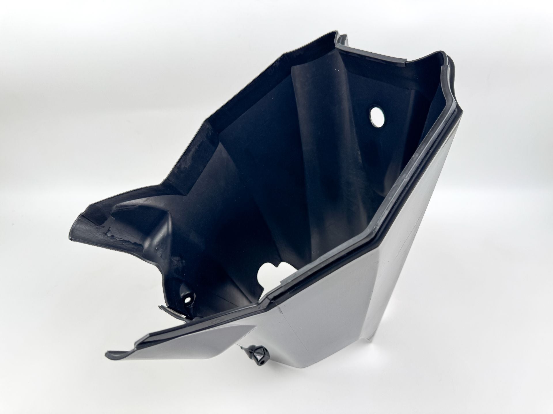 2007 Mercury 25 HP 4 Stroke Outboard Lower Apron Cover 896116T OEM