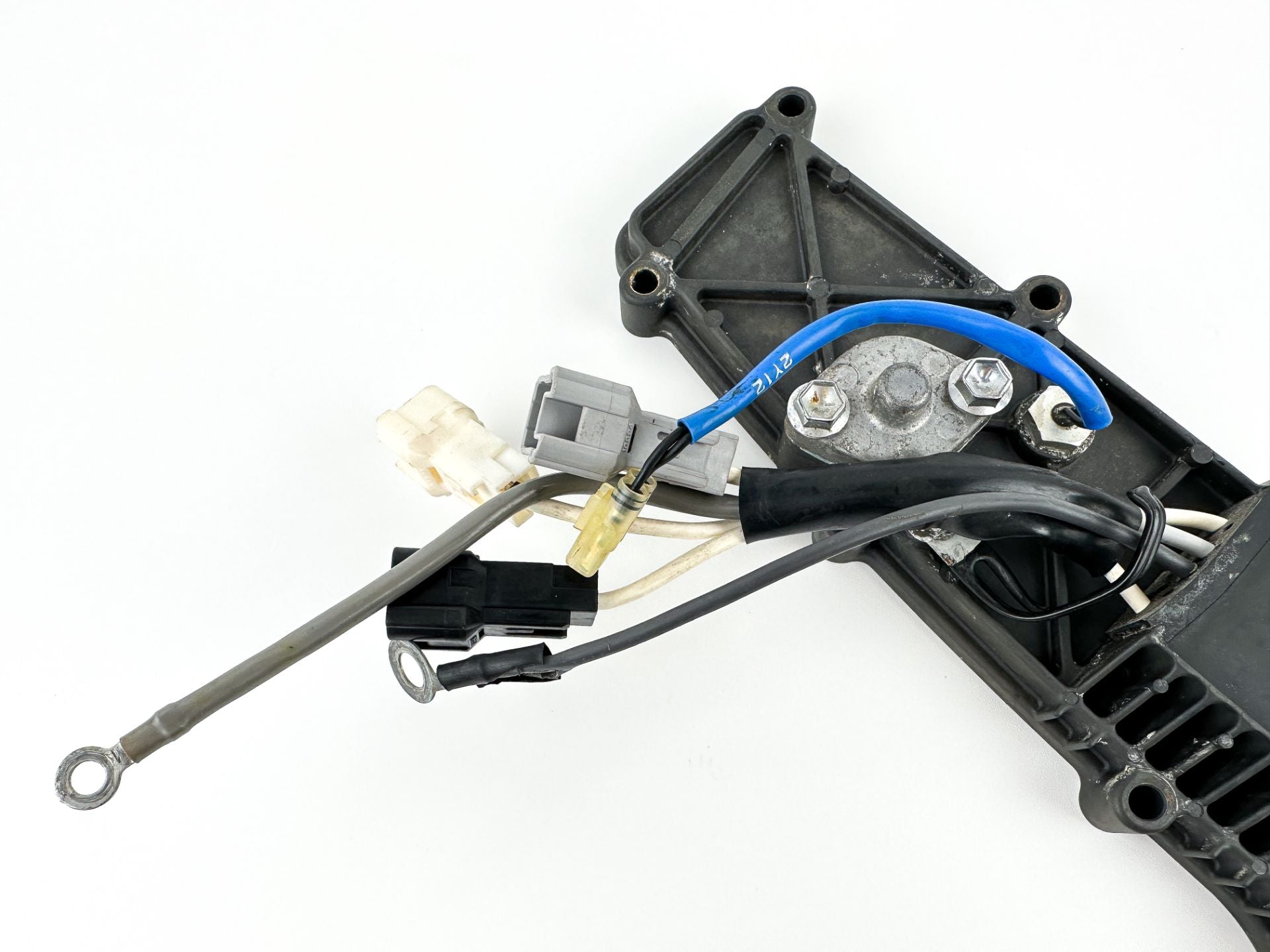 2003 Suzuki 140 HP 4 Stroke Outboard Rectifier & Regulator 32800-90J10 OEM