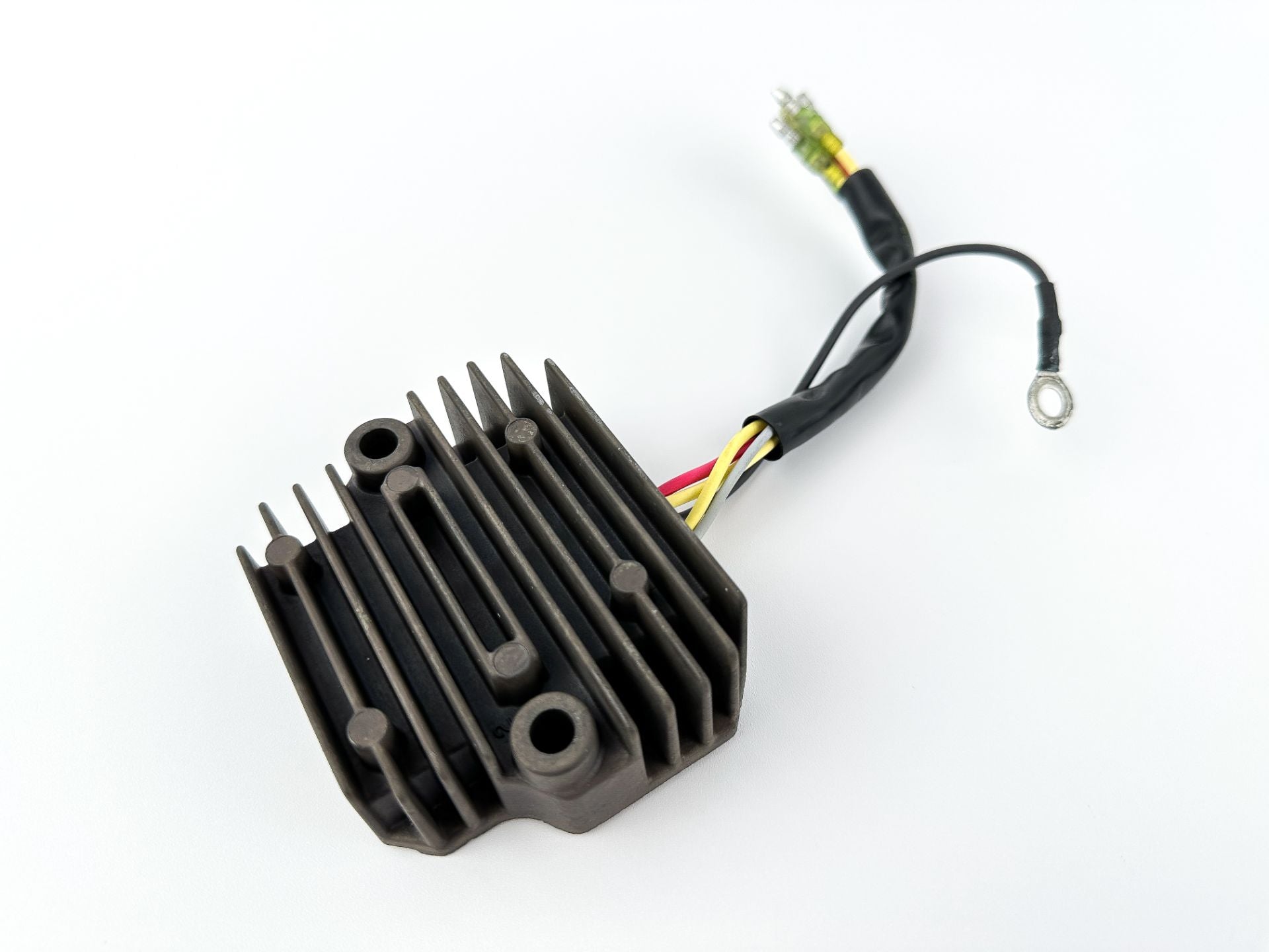 2006 Yamaha 40 HP 4 Stroke Outboard Rectifier & Regulator 65W-81960-10-00 OEM