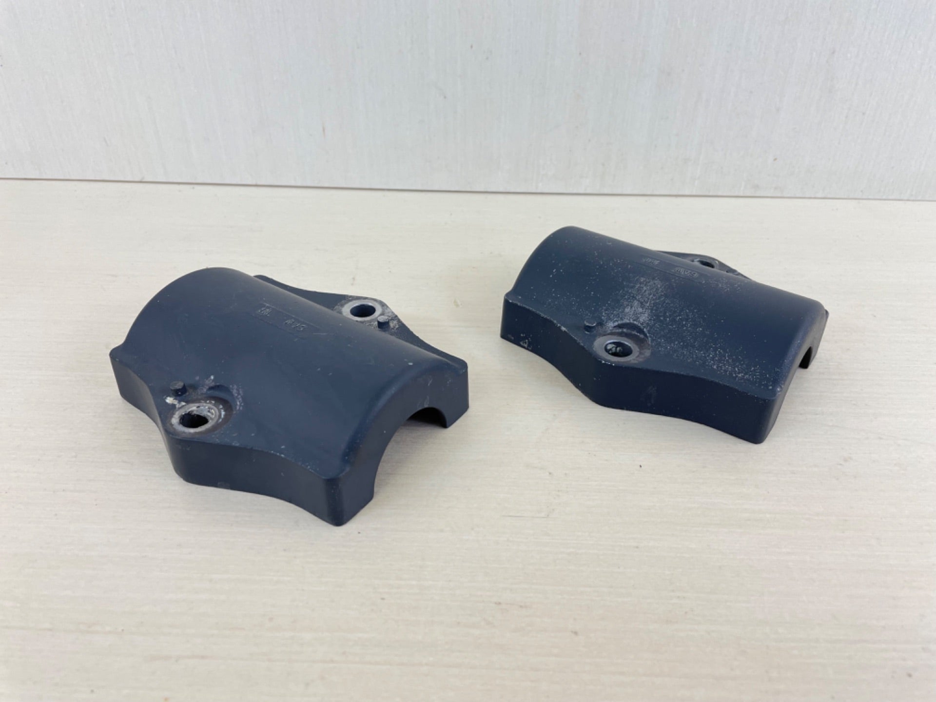 2013 Yamaha F 350HP 4 Stroke Outboard Lower Motor Mount Cover Housing 6AW-44552-00-CA