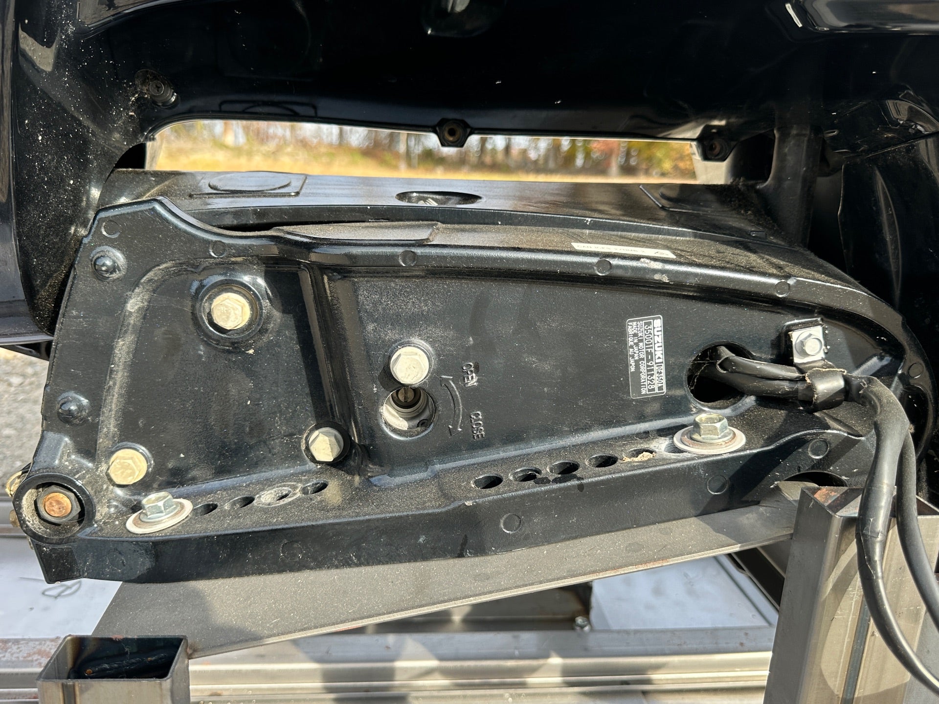 2019 Suzuki DF350 350HP 4 Stroke Outboard Engine Pair / Set 25" Shafts - Need Work