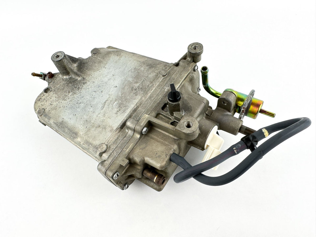 2007 Yamaha 150 HP 4 Stroke Outboard VST Float Chamber Assembly 63P-14180-01-00 OEM