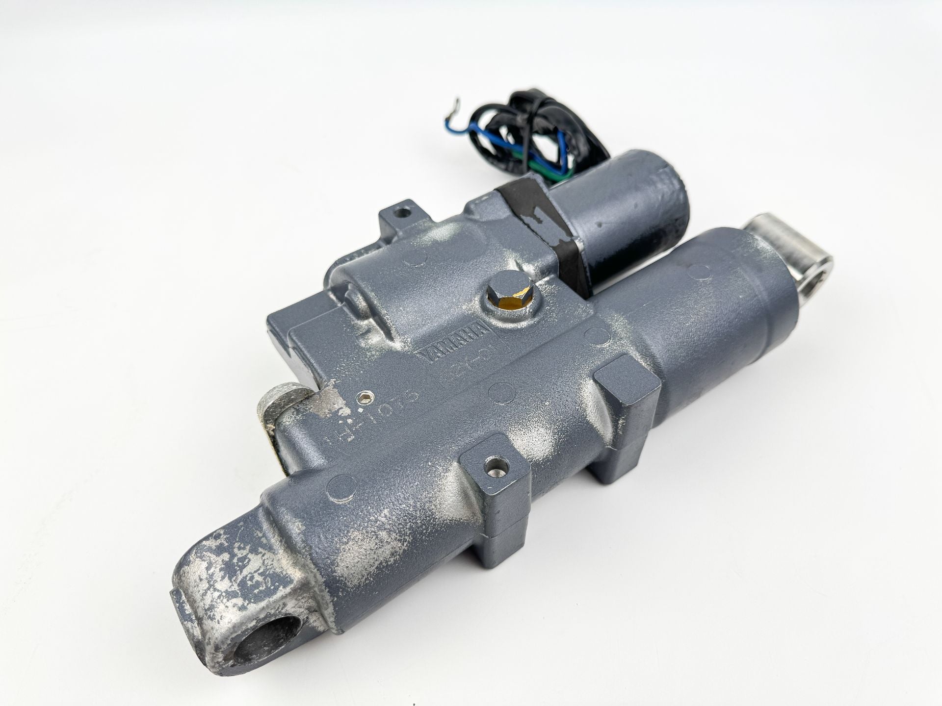 2002 Yamaha 50 HP 4 Stroke Outboard Power Trim Tilt Unit 62Y-43800-00-4D OEM