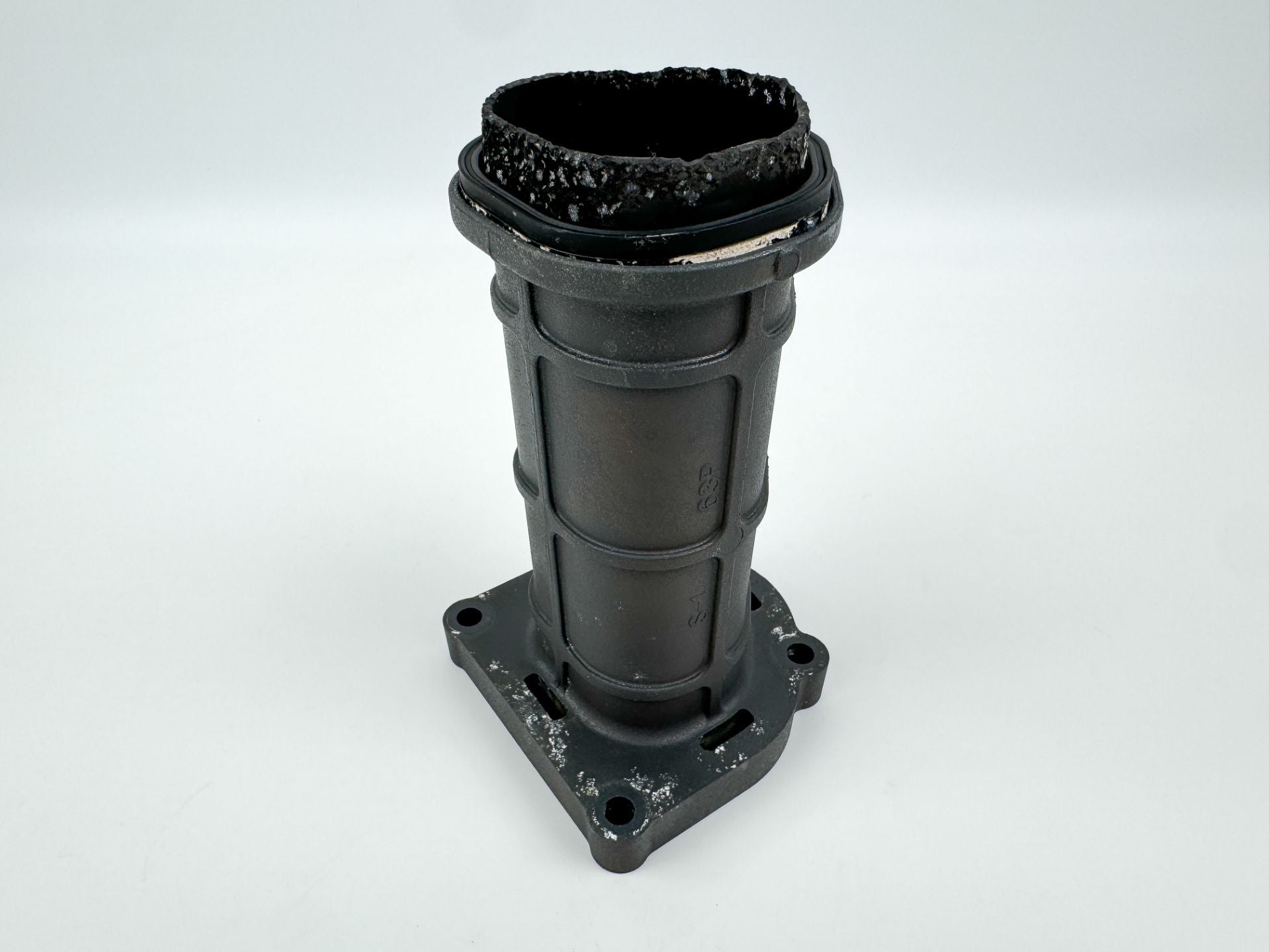 2012 Yamaha 150 HP 4 Stroke Outboard Exhaust Manifold 63P-41131-01-9S OEM