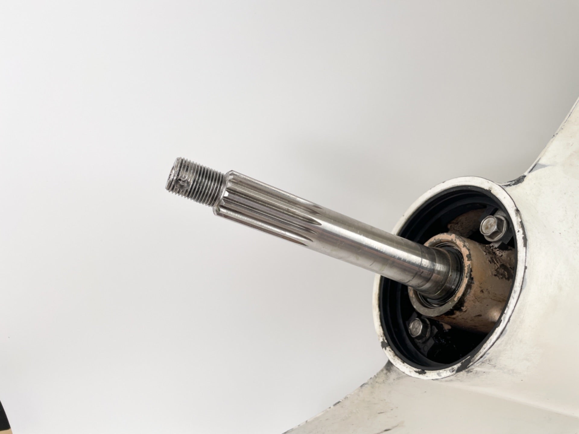 2003 Johnson 225 HP 2 Stroke Outboard 25" XL Lower Unit Gear Case M1