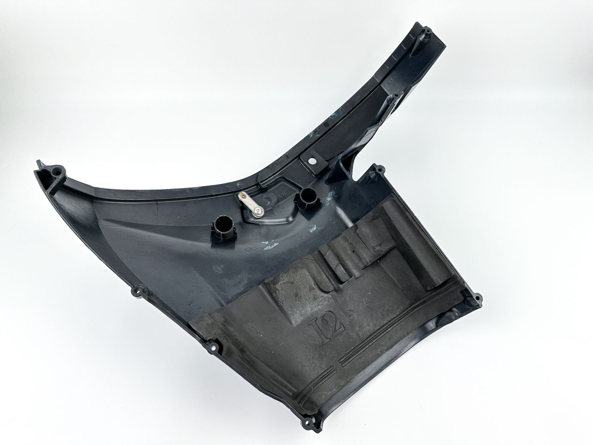 2006 Evinrude 60 HP 2 Stroke Outboard Lower Apron Cowling Port 5006070 OEM
